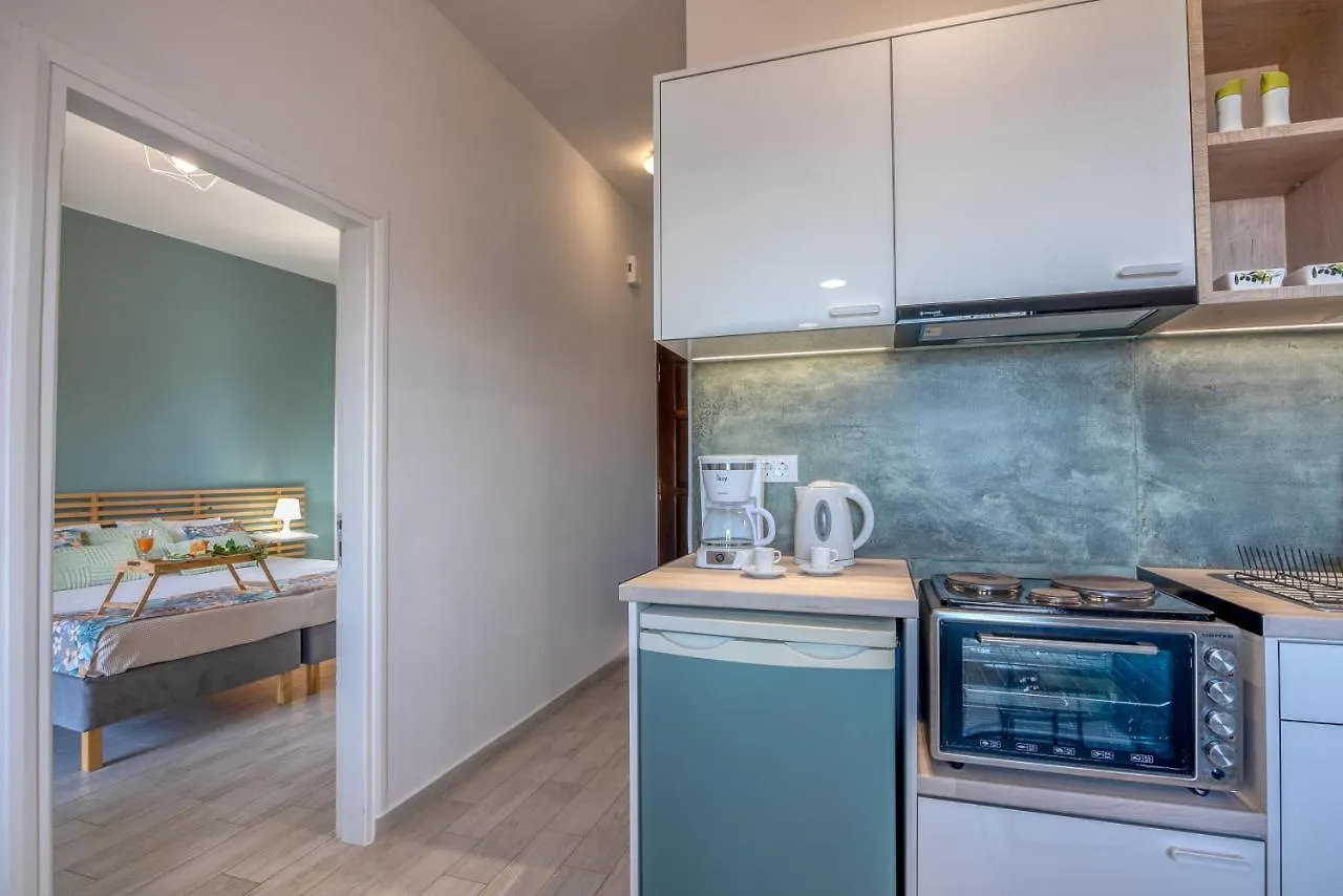 Georgia Vicky Studios & Apartments Stavrós